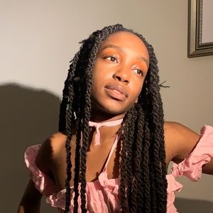 Meet your Posher, Posh